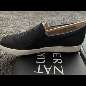 Naturalizer black leather slip on a new in box